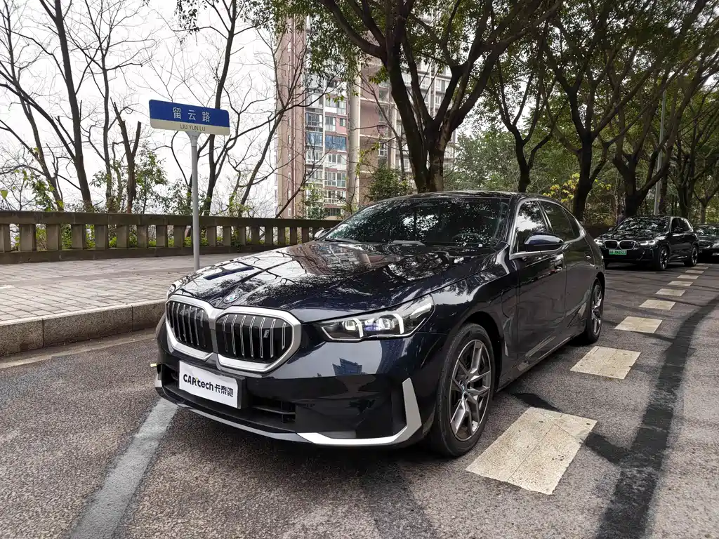BMW I5
