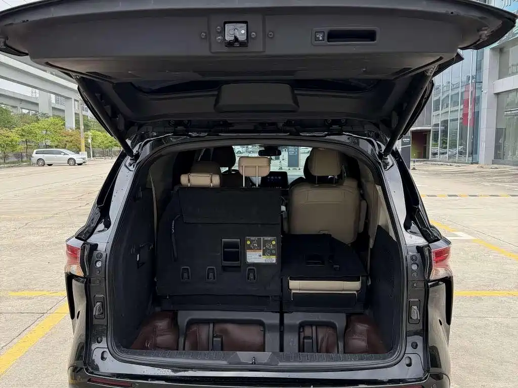Toyota Sienna 2023 2.5L Luxury