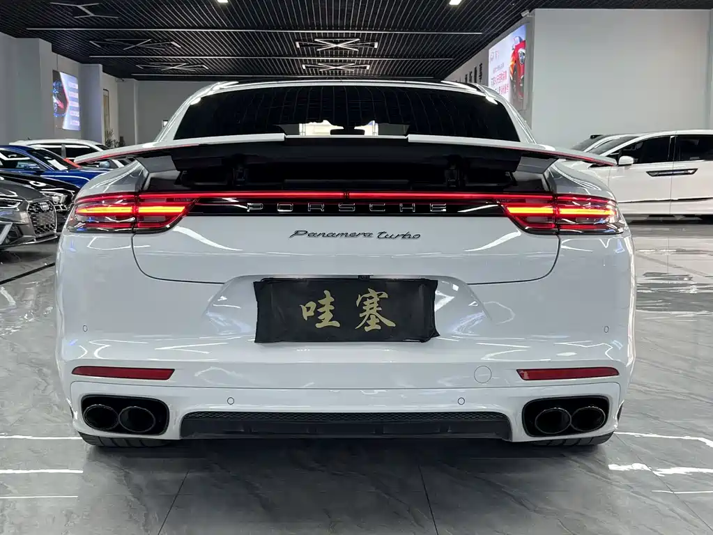 PORSCHE PANAMERA