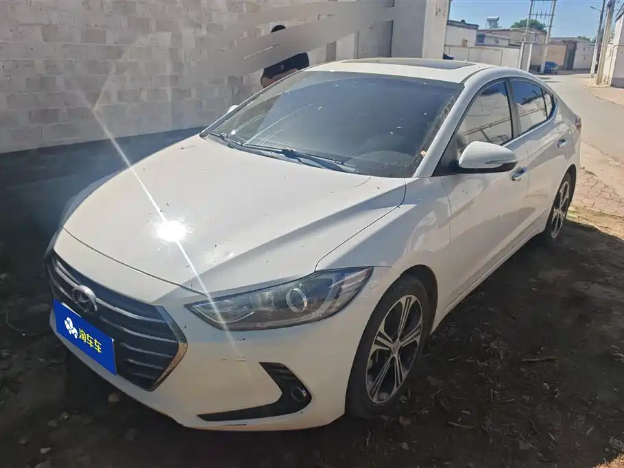 Купить Hyundai Elantra