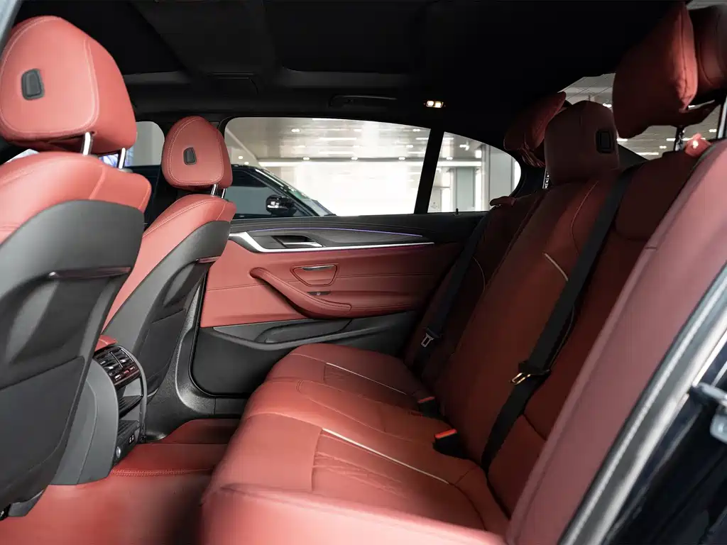 BMW 5 Series New Energy — миниатюра 15