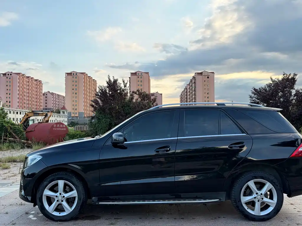 Mercedes-Benz M-Class — миниатюра 13