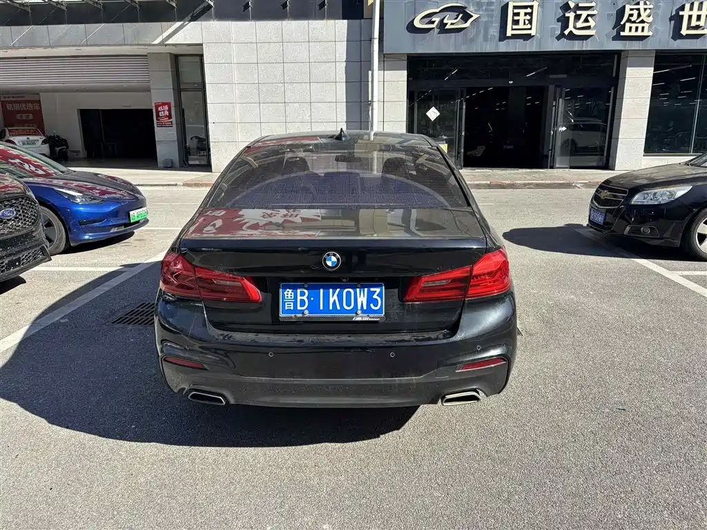BMW 5 Series — миниатюра 7