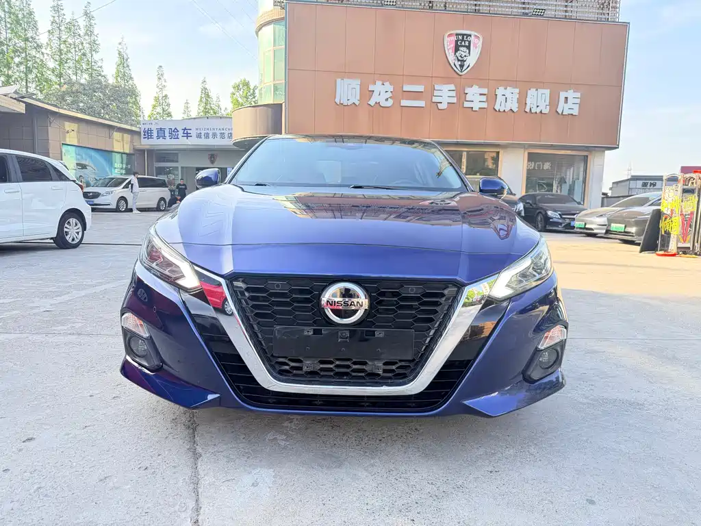 Nissan Teana - фото 2