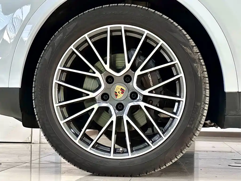 Porsche Cayenne — миниатюра 6