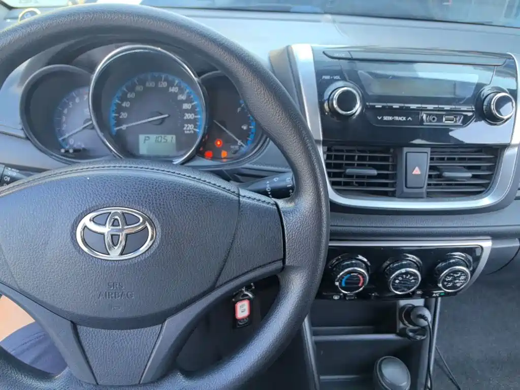 Toyota Yaris L — миниатюра 10