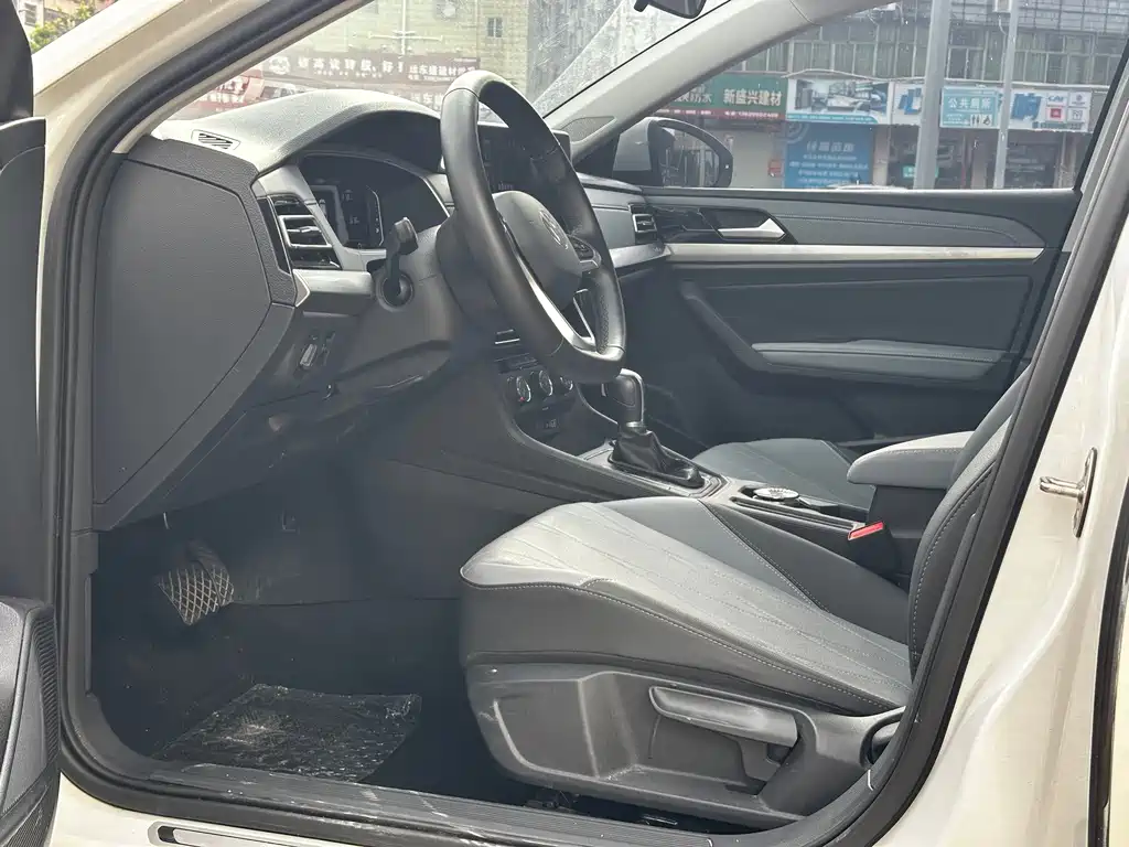 Volkswagen Lavida — миниатюра 6