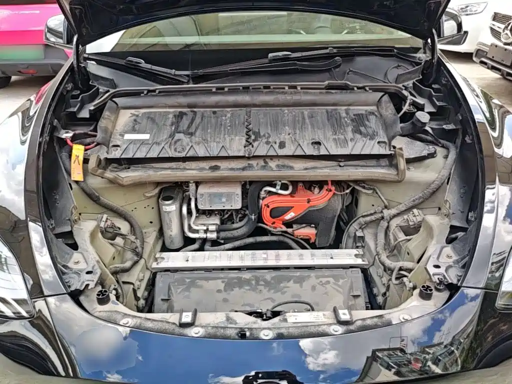 Tesla Model Y — миниатюра 20