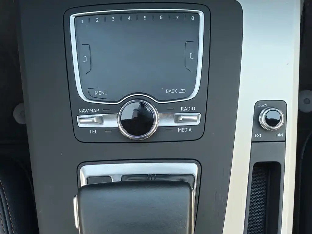 Audi Q5L 2020 40 TFSI Fashion