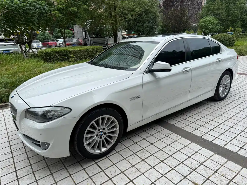 BMW 5 Series (Import) — миниатюра 9