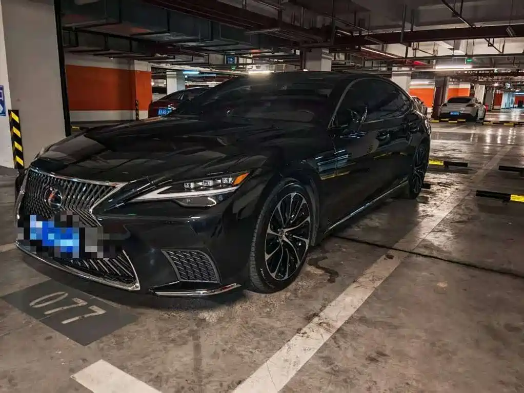 Lexus LS