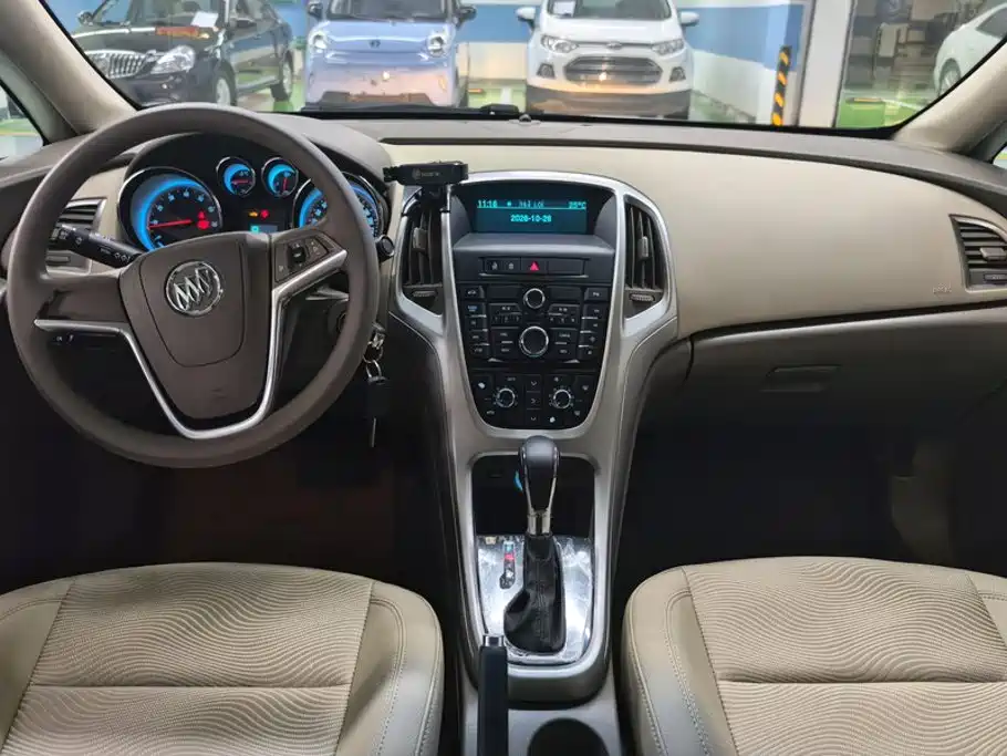 Buick Excelle — миниатюра 12