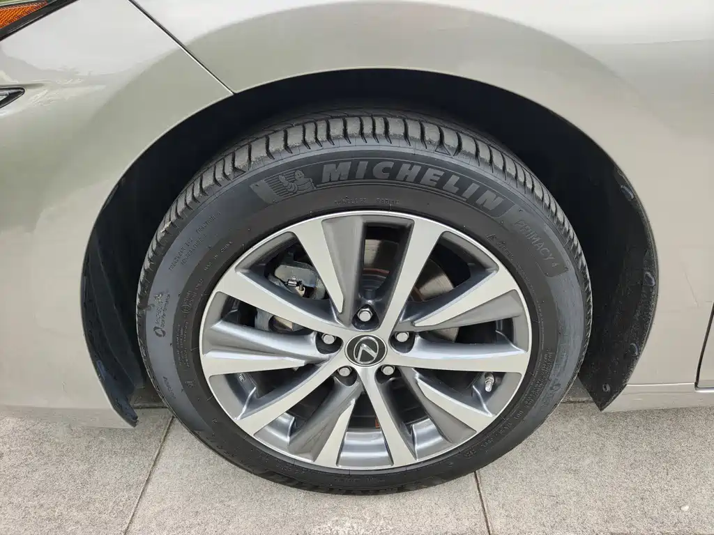 Lexus ES — миниатюра 19