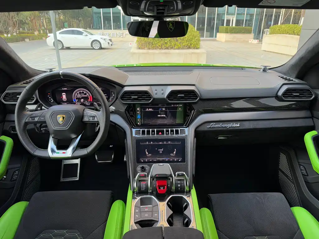 Lamborghini Urus 2021 4.0T V8