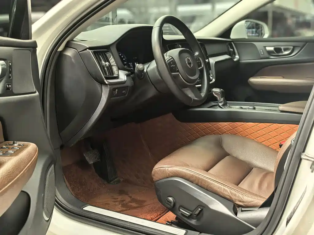 Volvo V60 — миниатюра 7