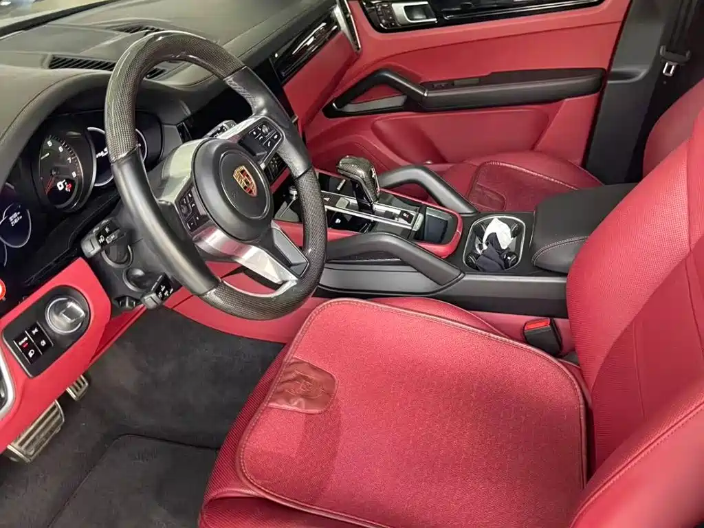 Porsche Cayenne — миниатюра 6