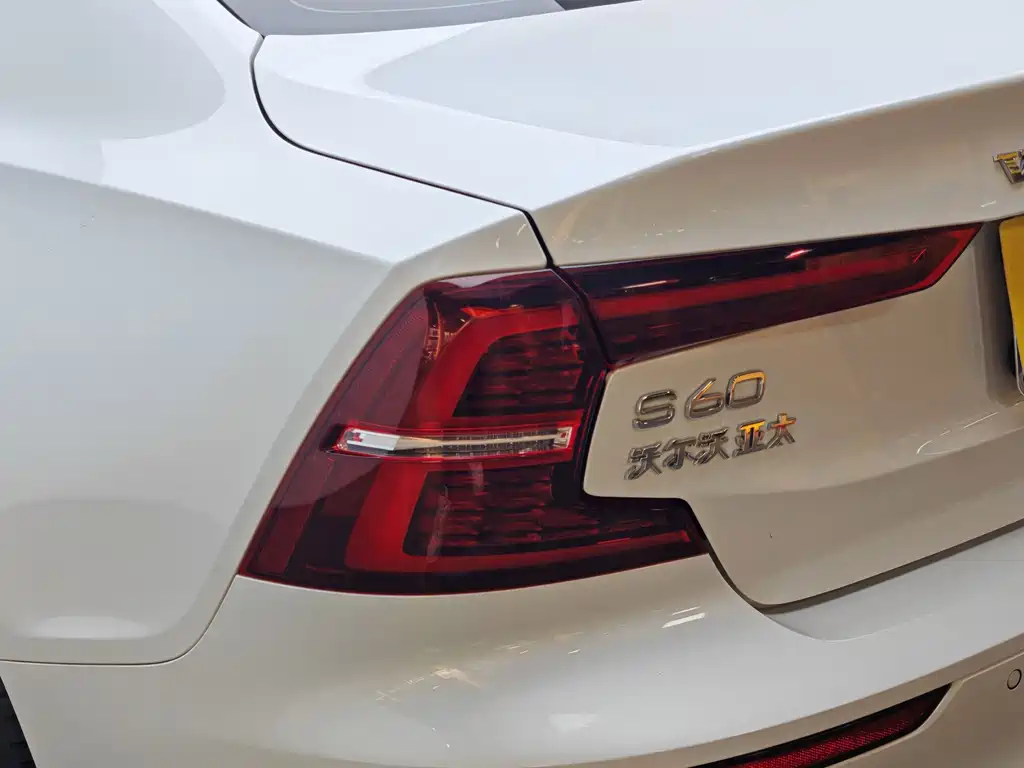 Volvo S60 — миниатюра 8