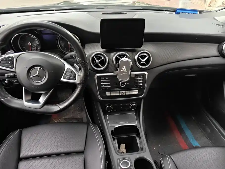 Mercedes-Benz GLA — миниатюра 12