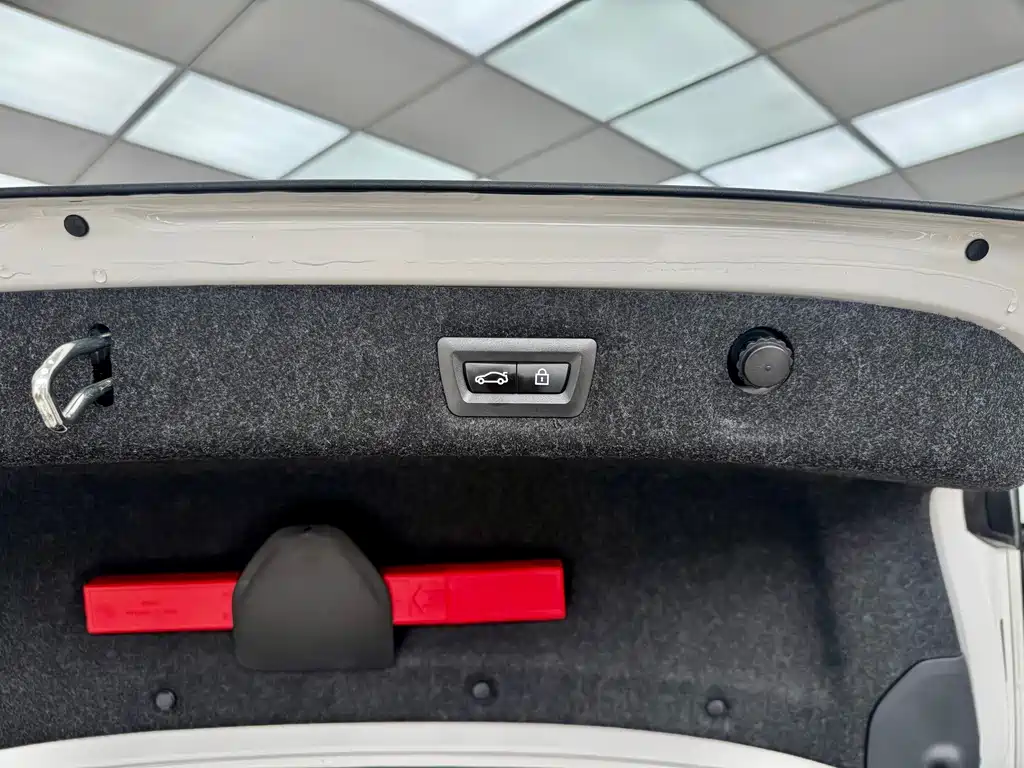 BMW 5 Series — миниатюра 24