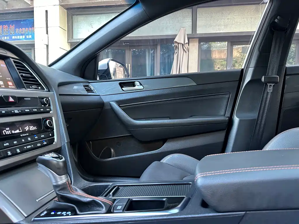 Hyundai Sonata — миниатюра 21