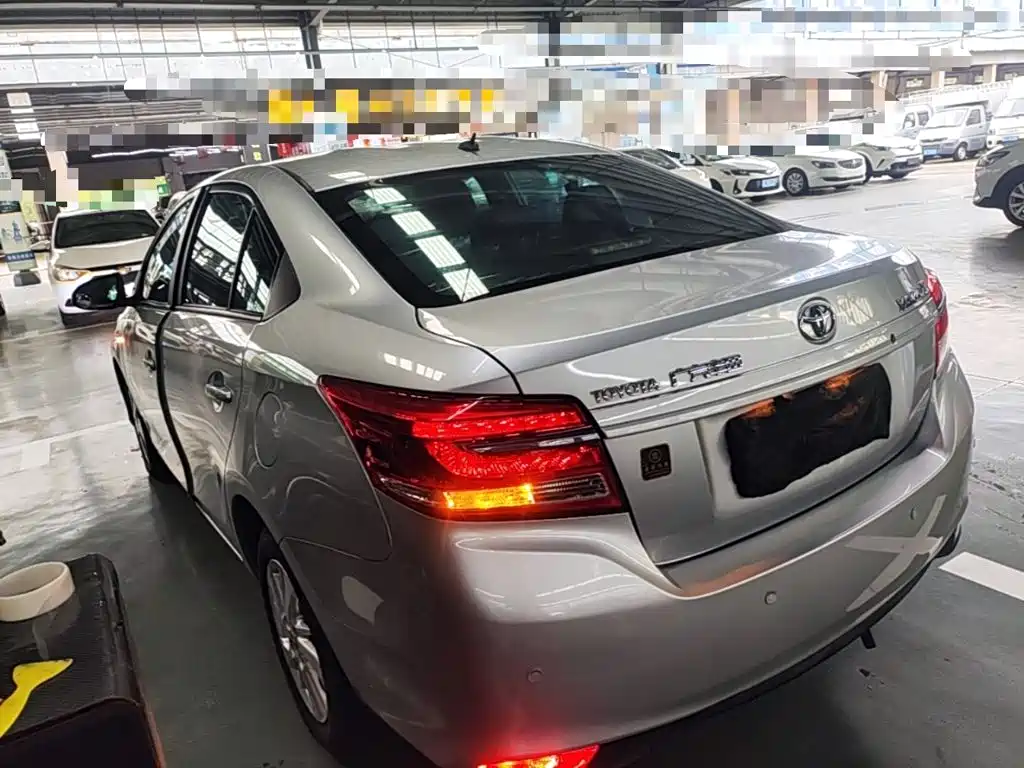Toyota Yaris L — миниатюра 5