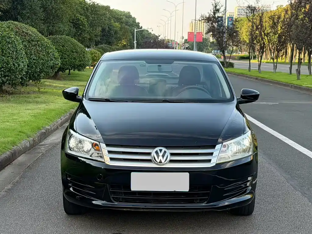 Volkswagen Santana — миниатюра 2