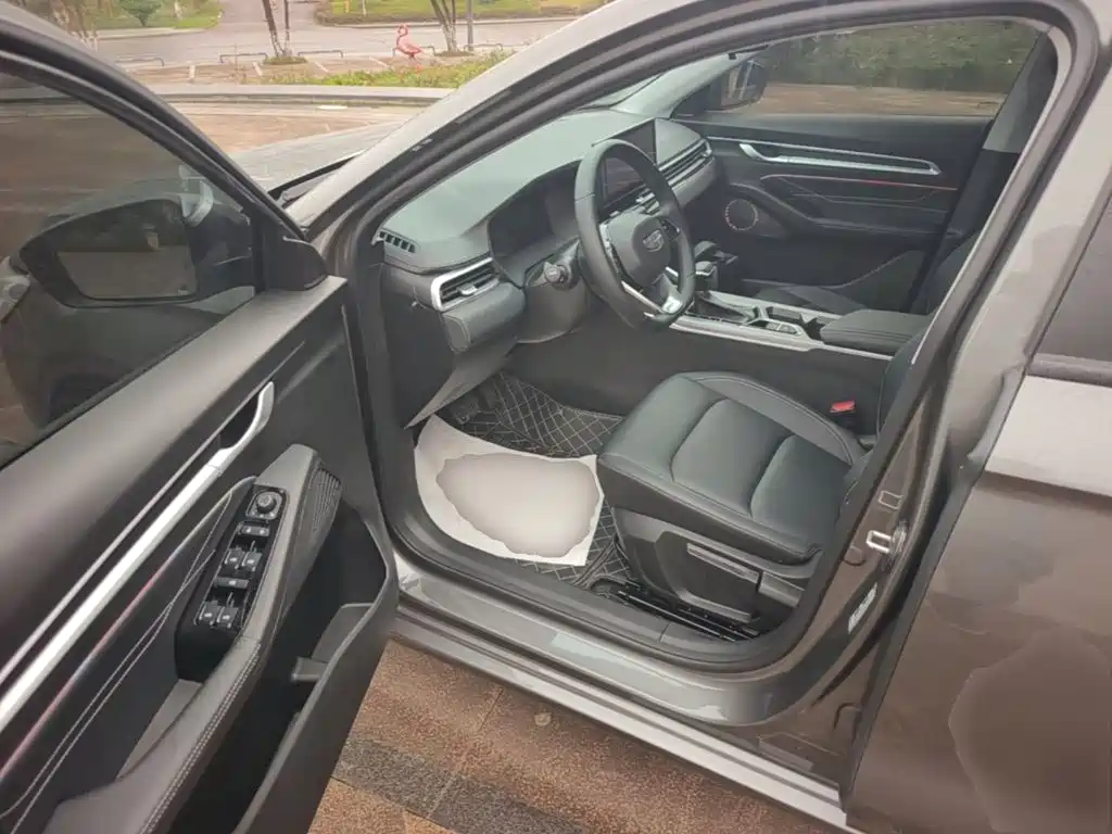Geely Emgrand — миниатюра 16