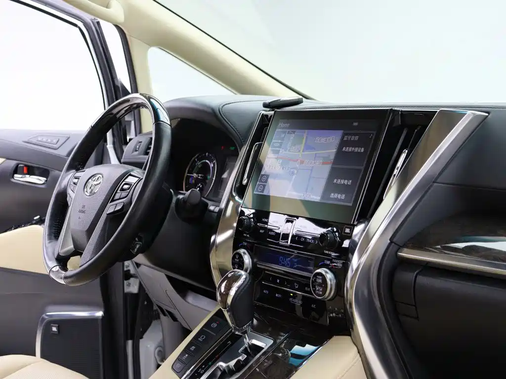 Toyota Alphard — миниатюра 14