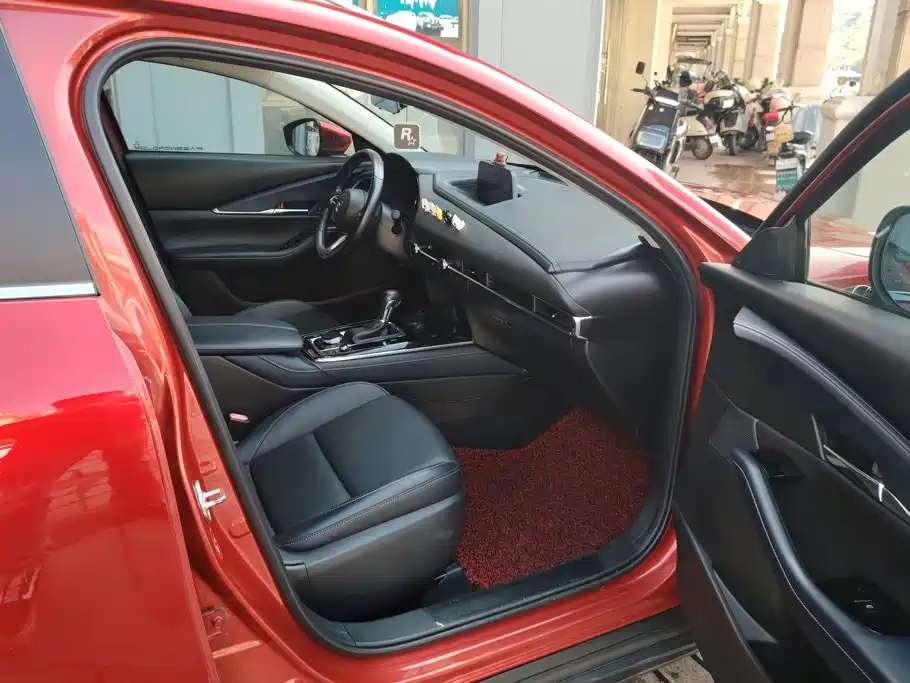 Mazda CX-30 — миниатюра 8