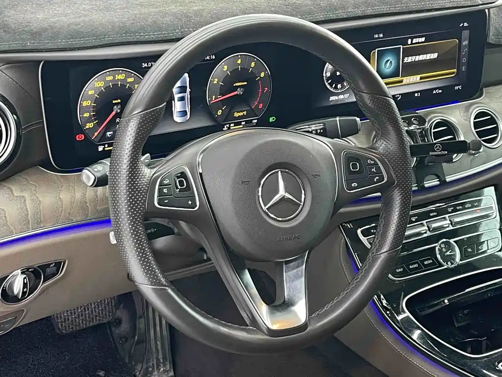Mercedes-Benz E-Class — миниатюра 3