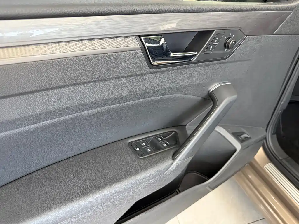 Volkswagen Passat — миниатюра 7