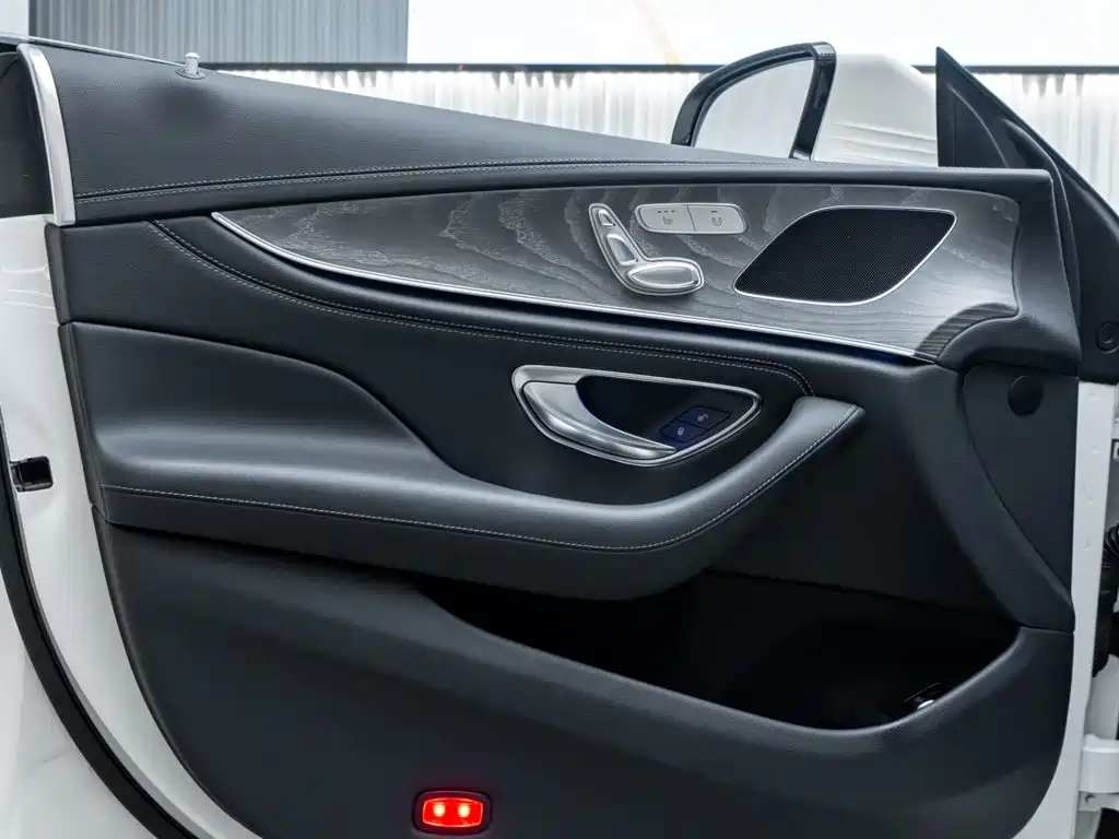 Mercedes-Benz CLS — миниатюра 21