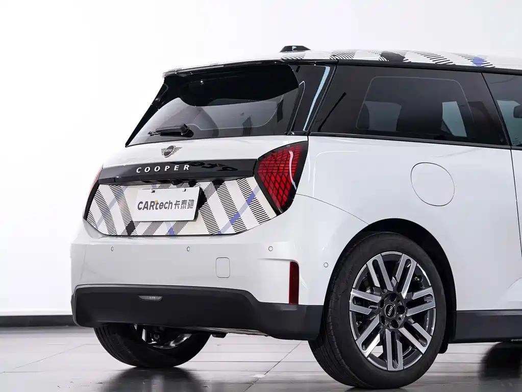 MINI MINI COOPER EV — миниатюра 26