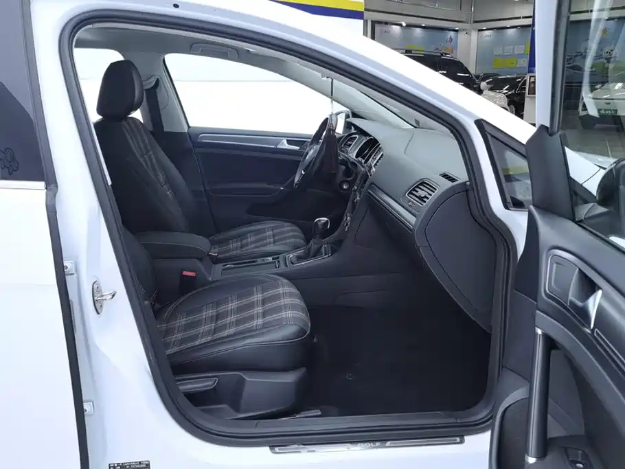 Volkswagen Golf — миниатюра 8