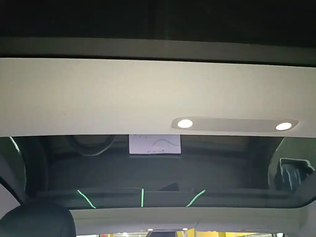 Tesla Model 3 — миниатюра 18