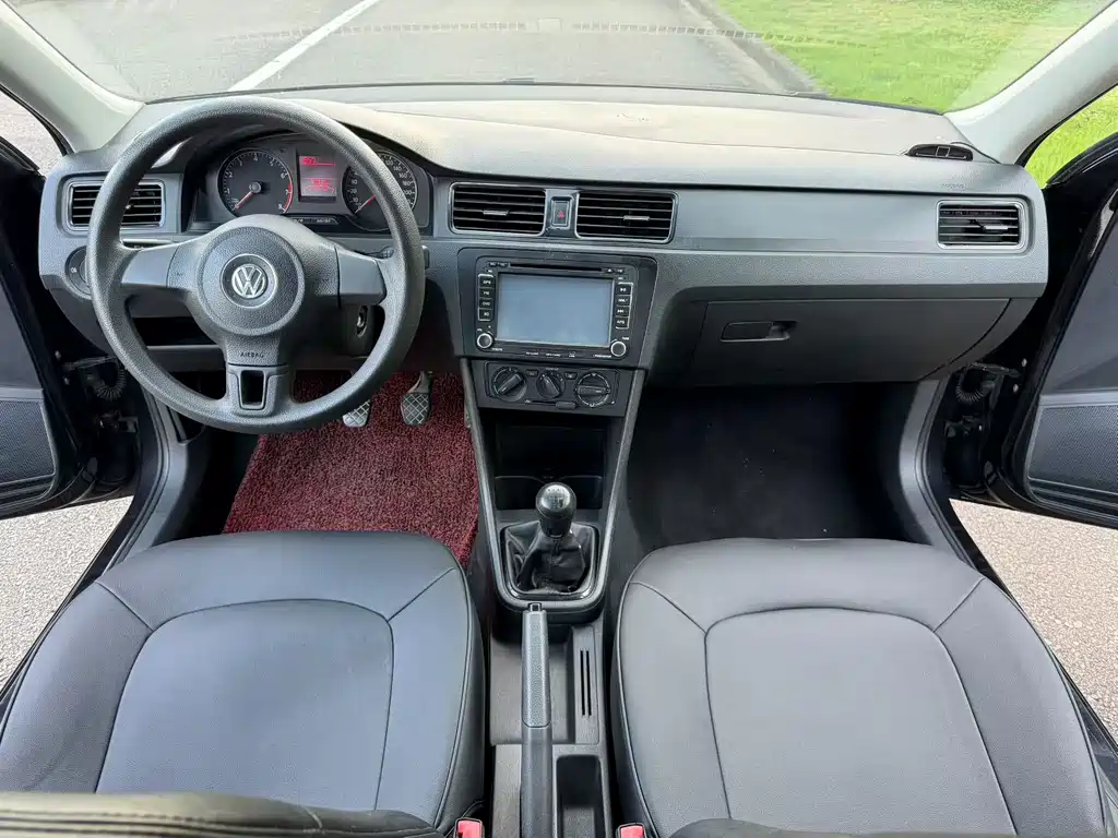 Volkswagen Santana — миниатюра 4