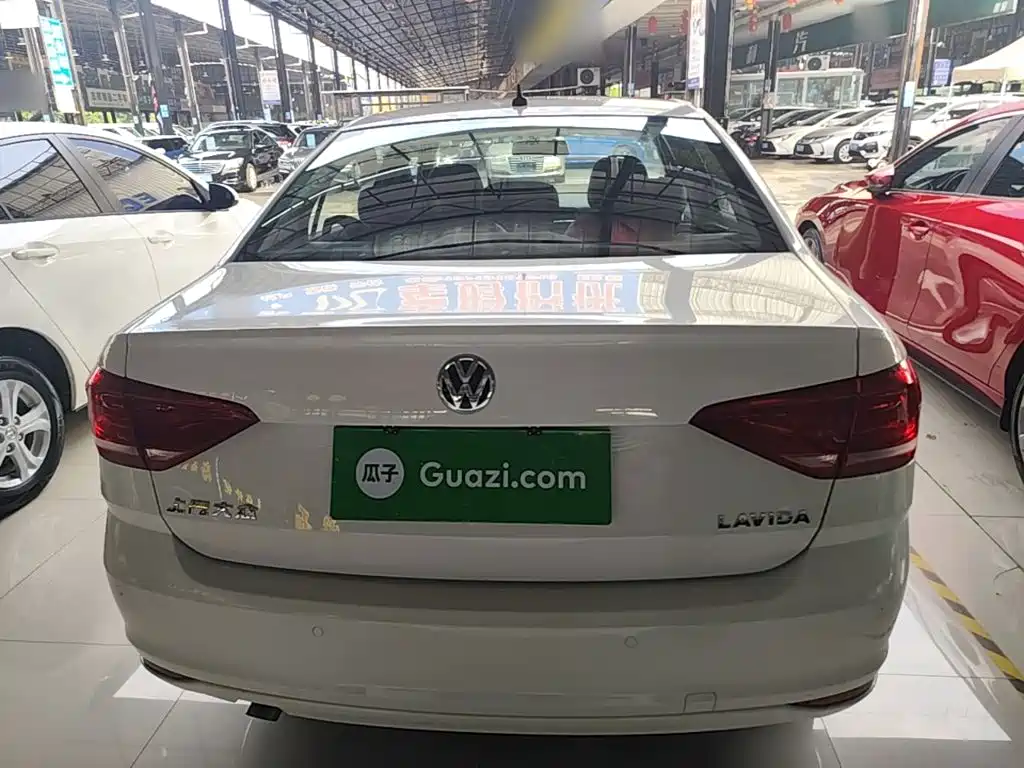 Volkswagen Lavida — миниатюра 6