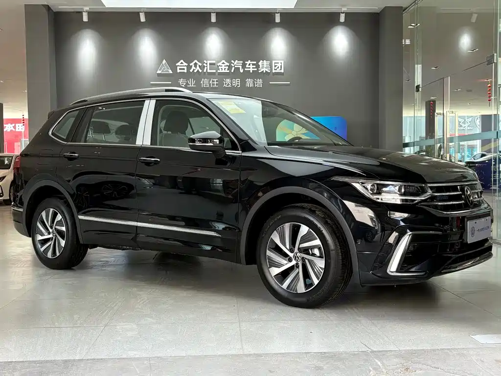 Volkswagen Tiguan L PHEV — миниатюра 3