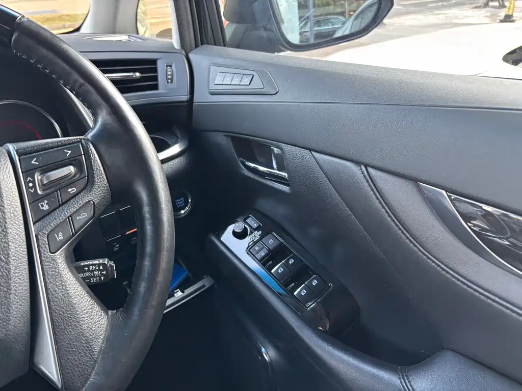 Toyota Alphard 2018 3.5L Luxury