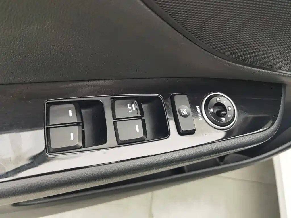 Hyundai Mistra — миниатюра 9