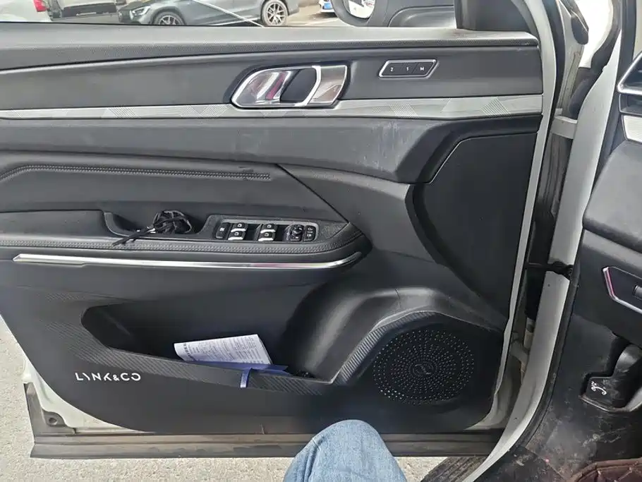 Lynk & Co 01 — миниатюра 7