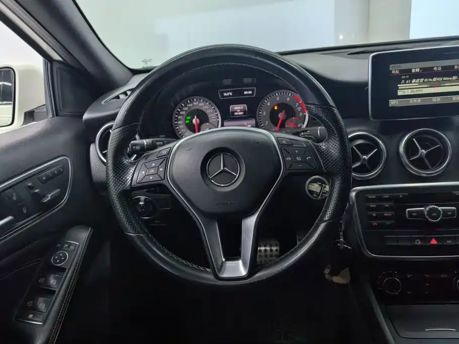 Mercedes-Benz A-Class (Import) — миниатюра 15