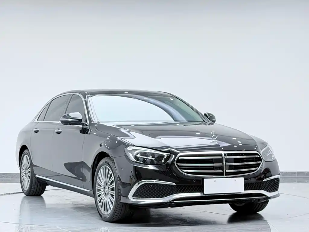 Mercedes-Benz E-Class — миниатюра 11
