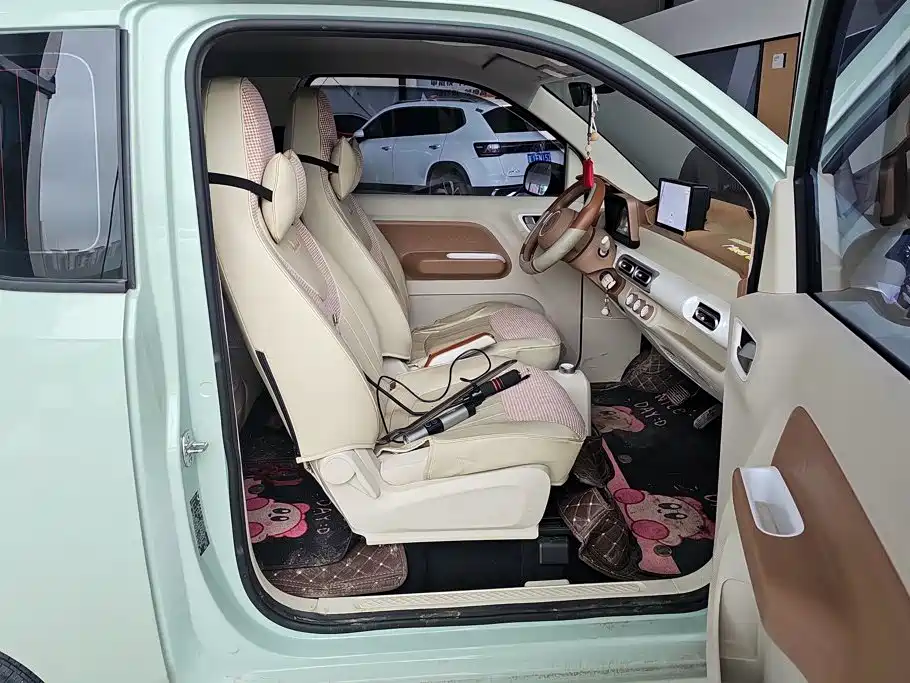 Wuling MINIEV — миниатюра 8