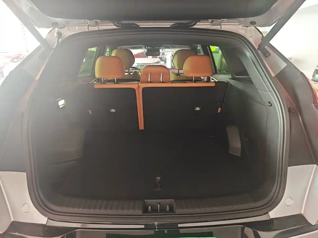Geely Boyue L — миниатюра 19