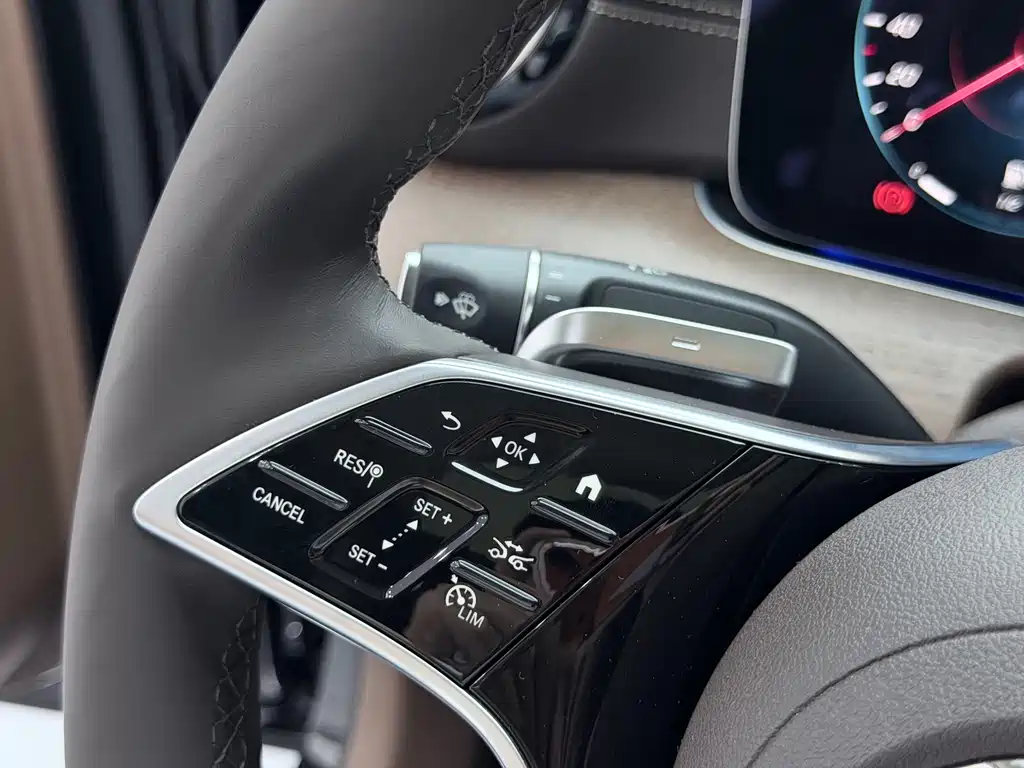 Mercedes-Benz E-Class — миниатюра 44