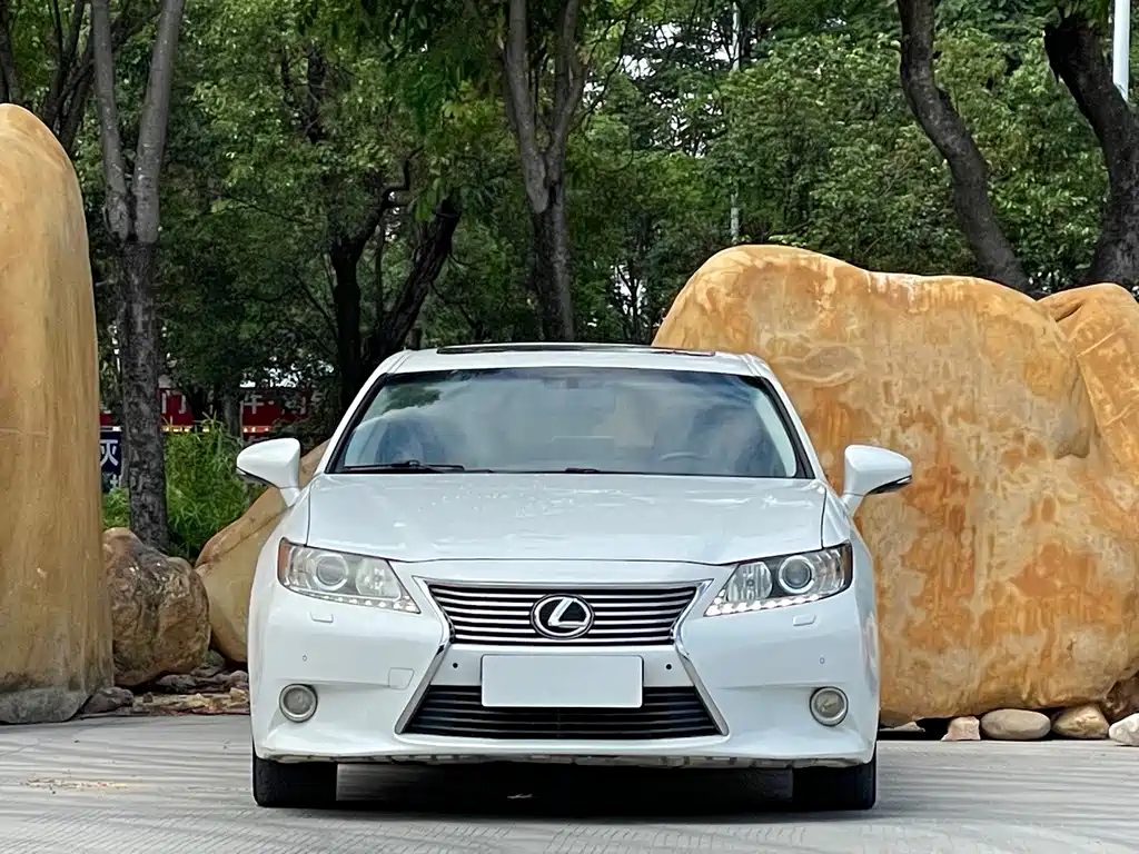 Lexus ES — миниатюра 2
