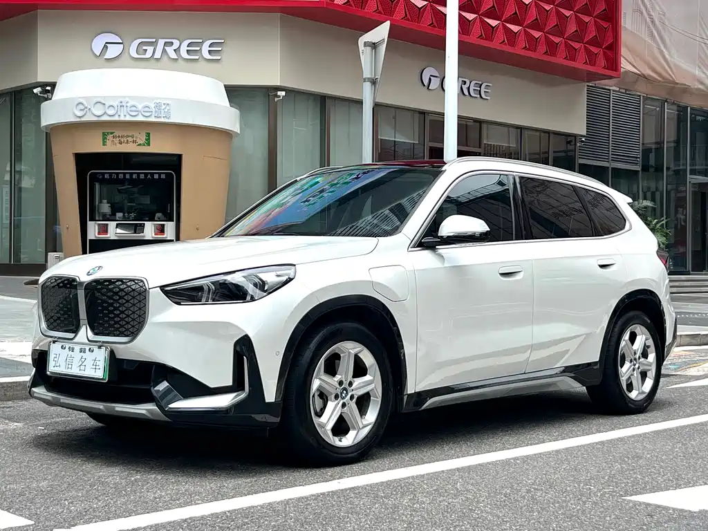 BMW iX1 2024