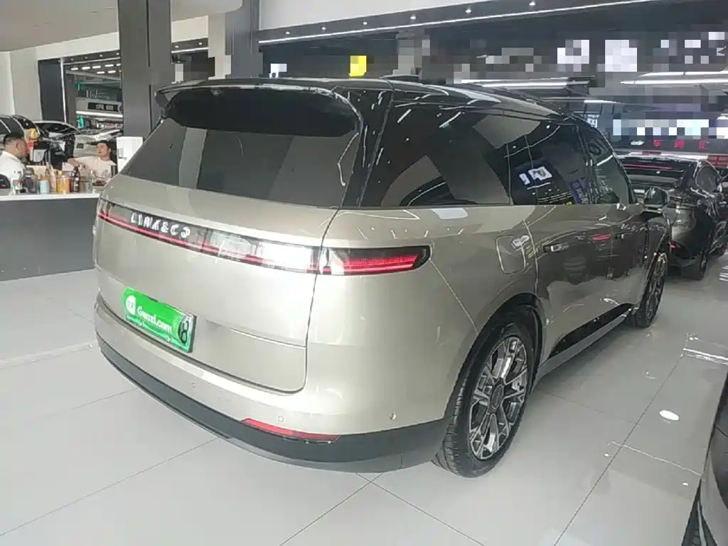 Lynk & Co 900 — миниатюра 7