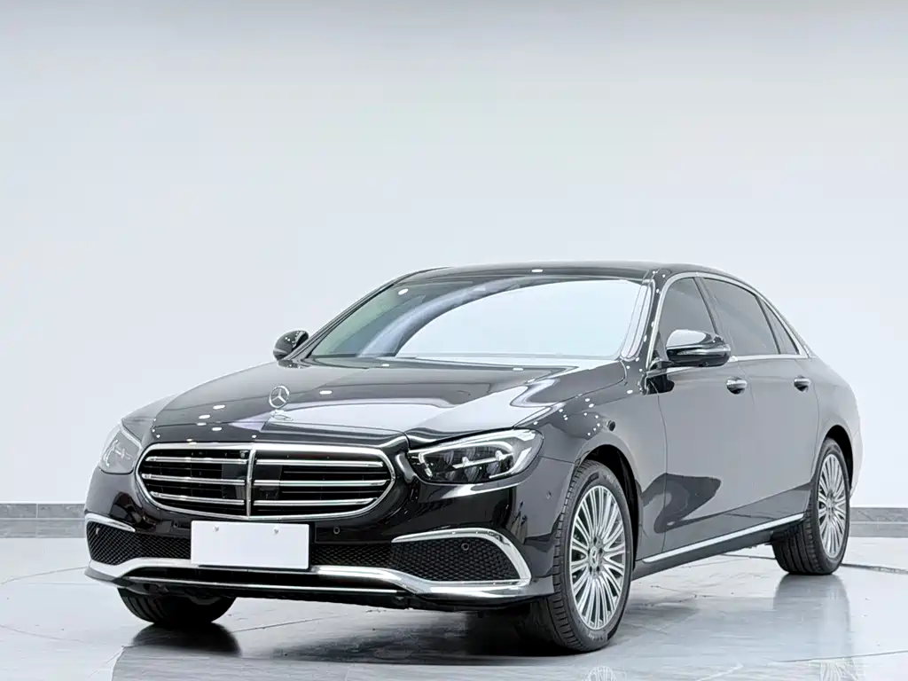 Mercedes-Benz E-Class — миниатюра 9